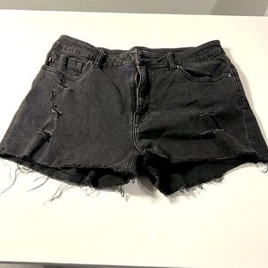 Vigoss Friday Tapered Boyfriend High Rise Cutoff Shorts